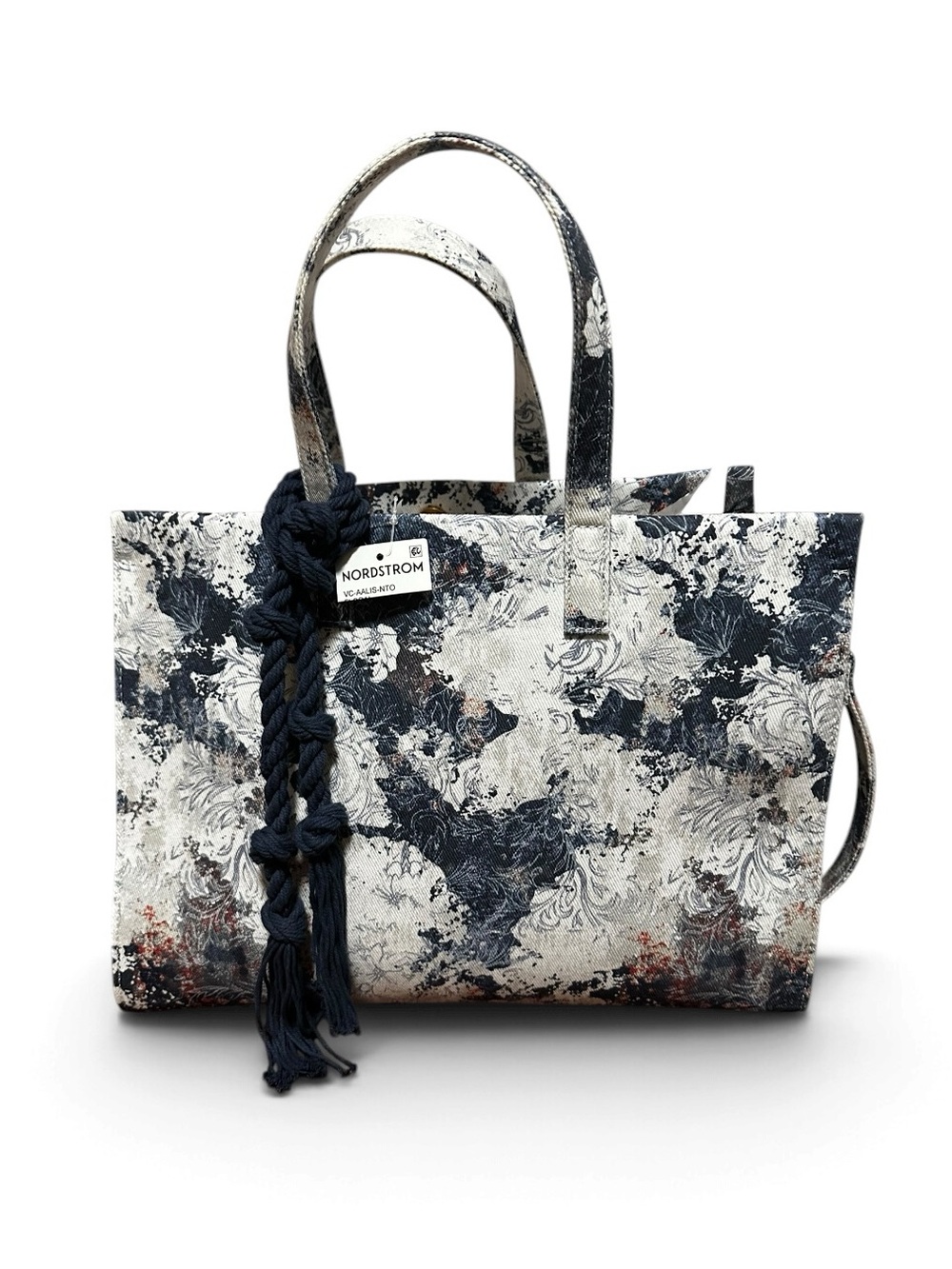 ✨💎NWT💎✨VINCE CAMUTO Canvas Denim Floral Print 2 way Tote Bag with Navy Tassel - Picture 9 of 9
